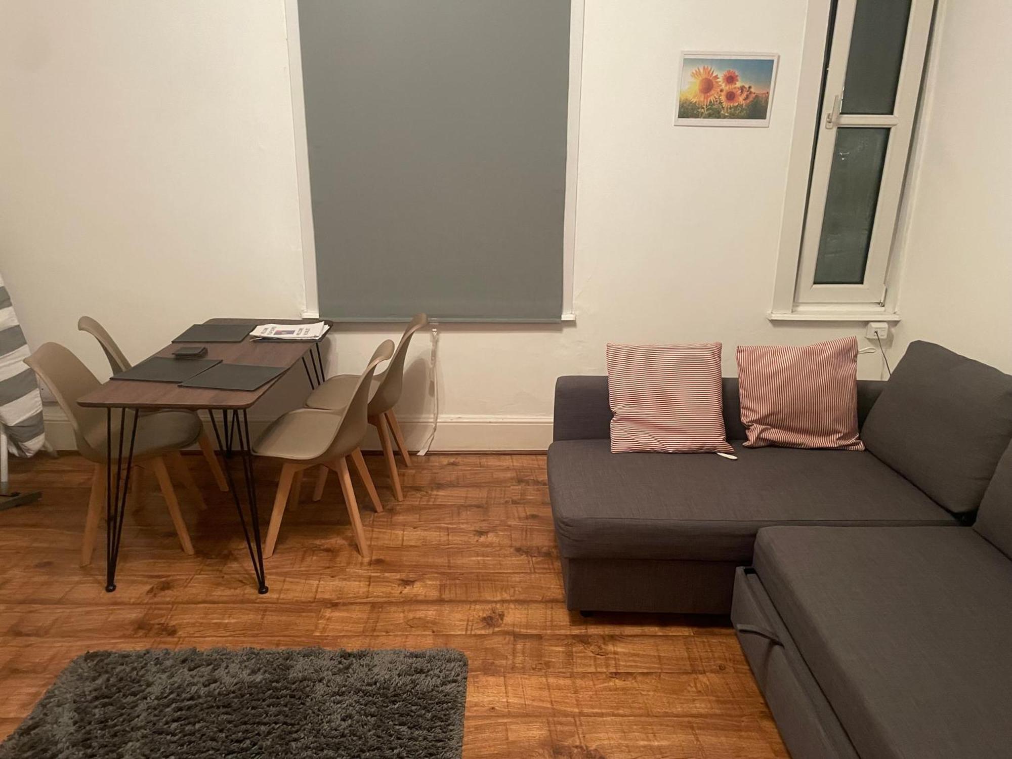 Luxury 1-Bed Apartment With Stunning City Views Perfect For Short Stays In London Exterior foto
